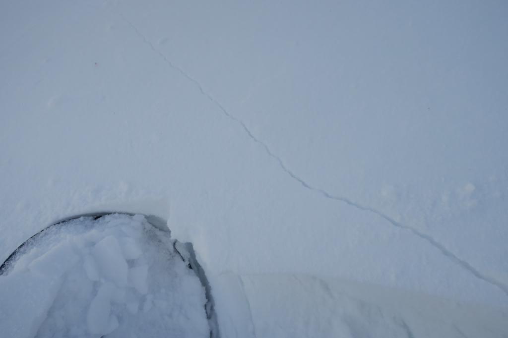  Small crack in snow mid slope on Powderhouse. 