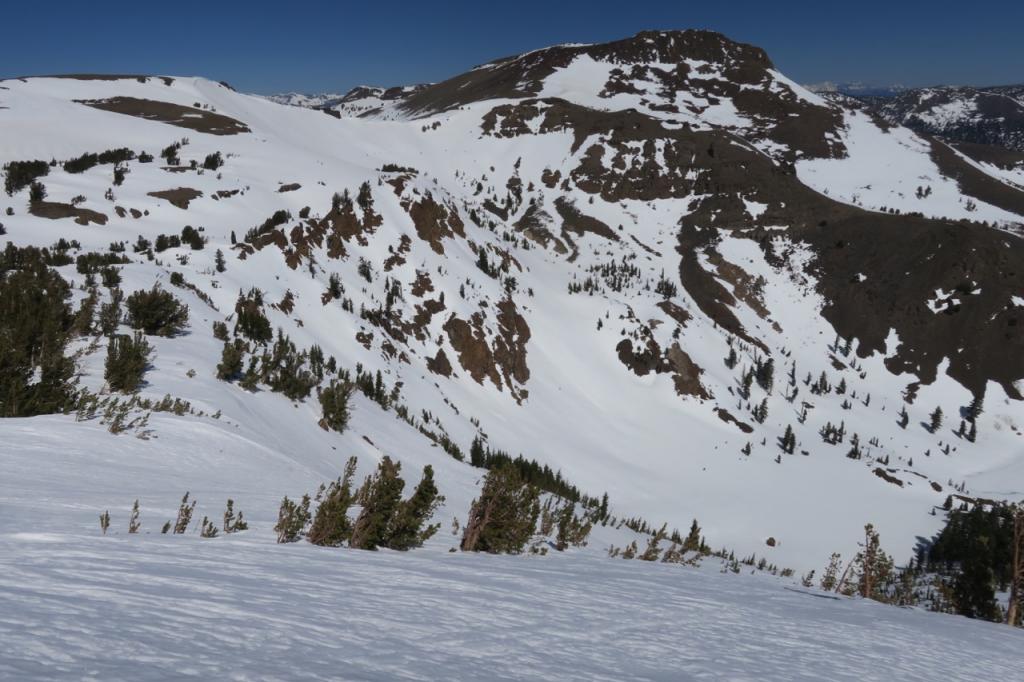  Little evidence of recent <a href="/avalanche-terms/avalanche" title="A mass of snow sliding, tumbling, or flowing down an inclined surface." class="lexicon-term">avalanche</a> activity looking into bowl above Crater Lake. 