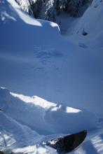 Small cornice  drops did not propagate on slope below. 