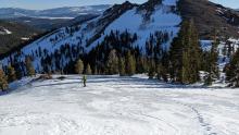 The NE winds have exposed the thin breakable rain crust. A thin layer of soft facetted snow existed below the breakable rain crust. 