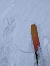 Minor cracking in on a small wind affected slope on the N side of Talking Peak.